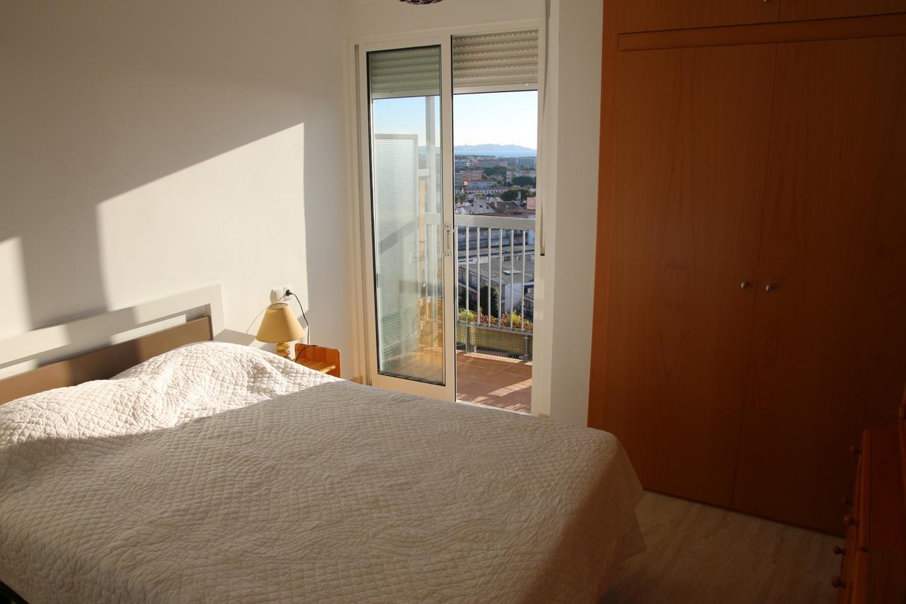 Apartamento La Torre กัมบริลส์ ภายนอก รูปภาพ